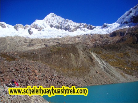 Nevado Alpamayo y Laguna Arhuaycocha